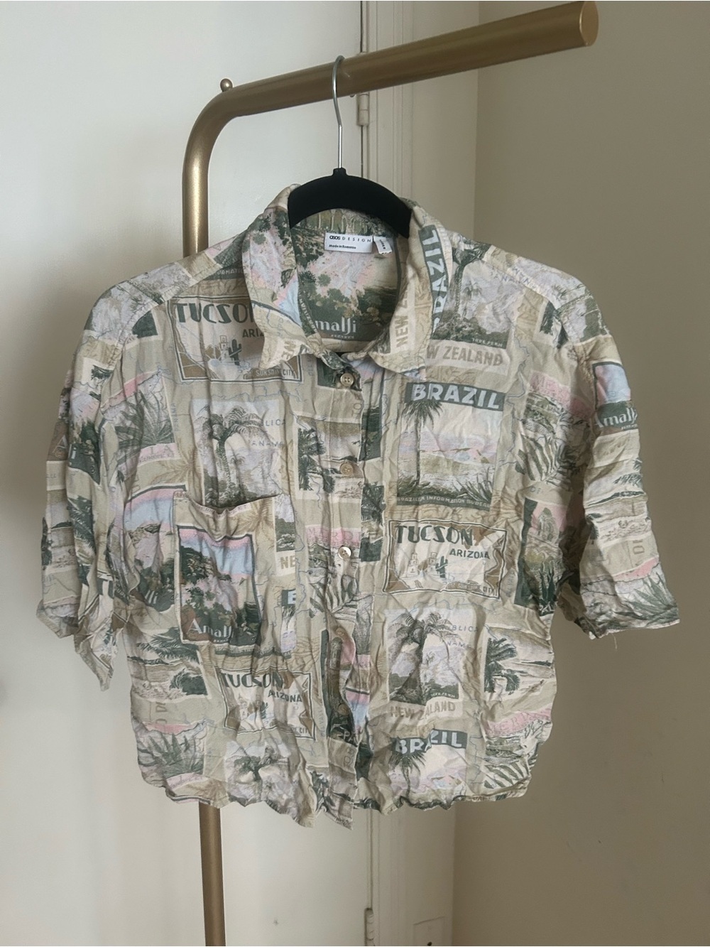 ASOS Design Vintage Travel Print Button Up Shirt Size 6 Y2K Cropped Vacation Top